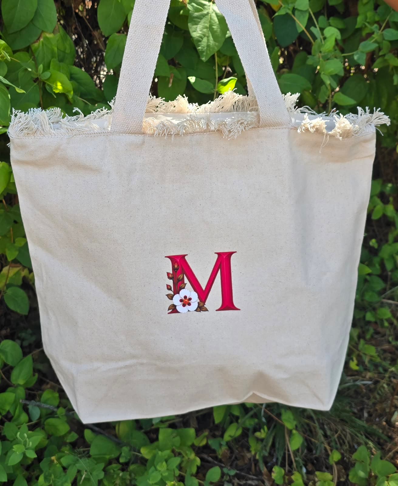 Tote bag personalizada con una inicial bordada